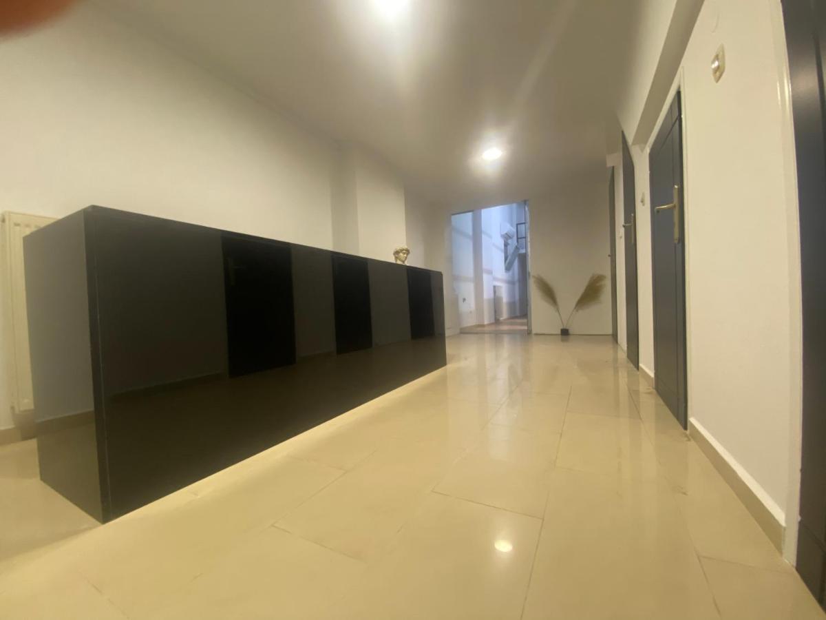 Le.Chris Central Dorms 호텔 레팀노 외부 사진